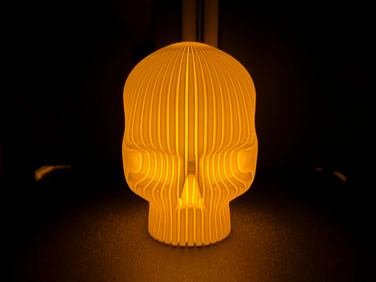 Skull Light“ – 3D-Dekoschädel mit Struktur & Leuchteffekt
