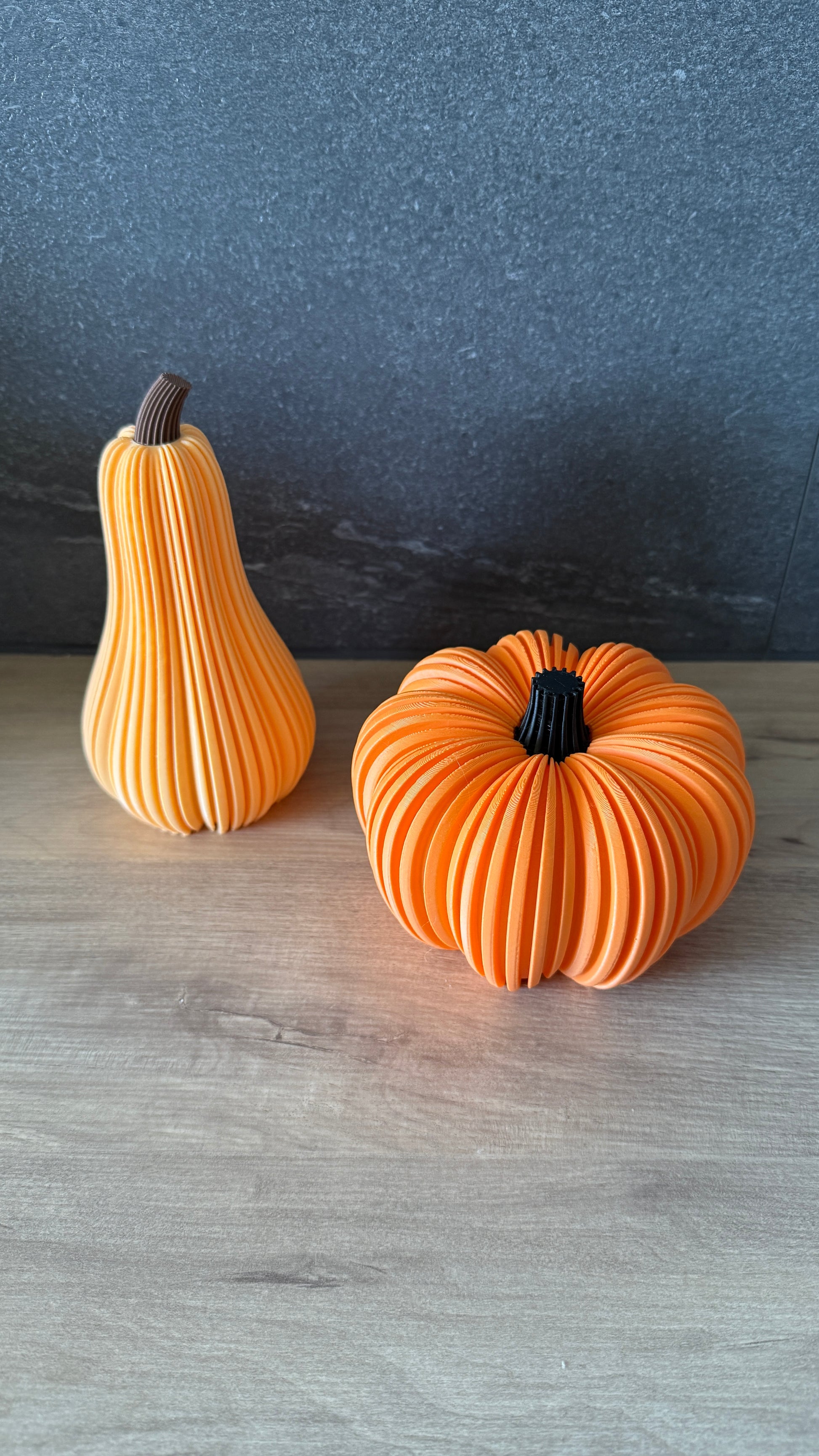 Kürbis Deko in Orange – stimmungsvolle Lampe