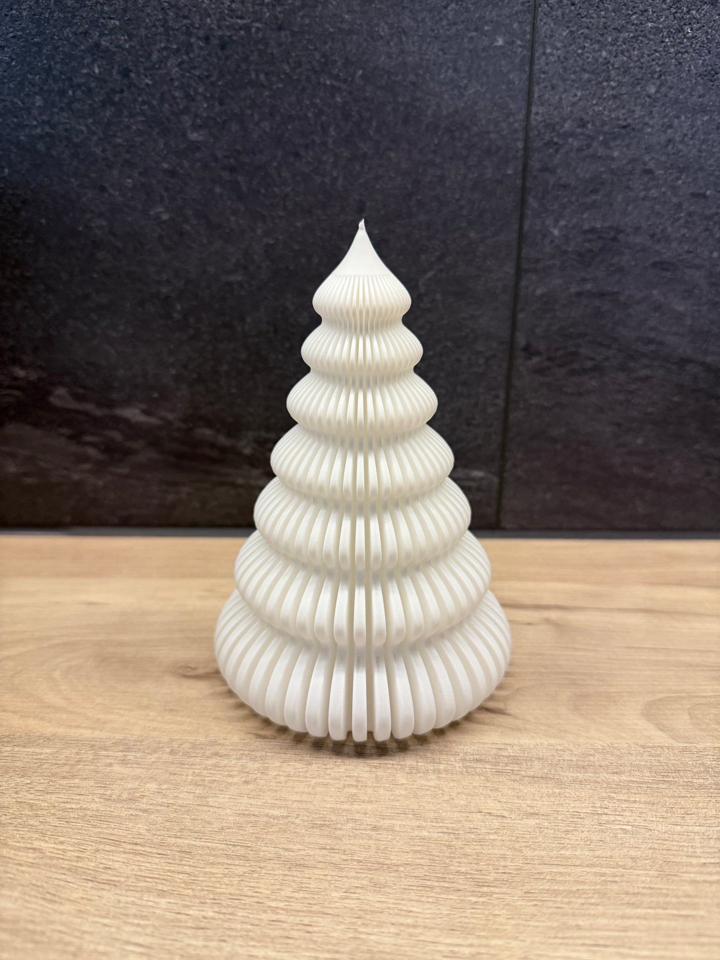 Wavepine Tree – eleganter Deko-Tannenbaum