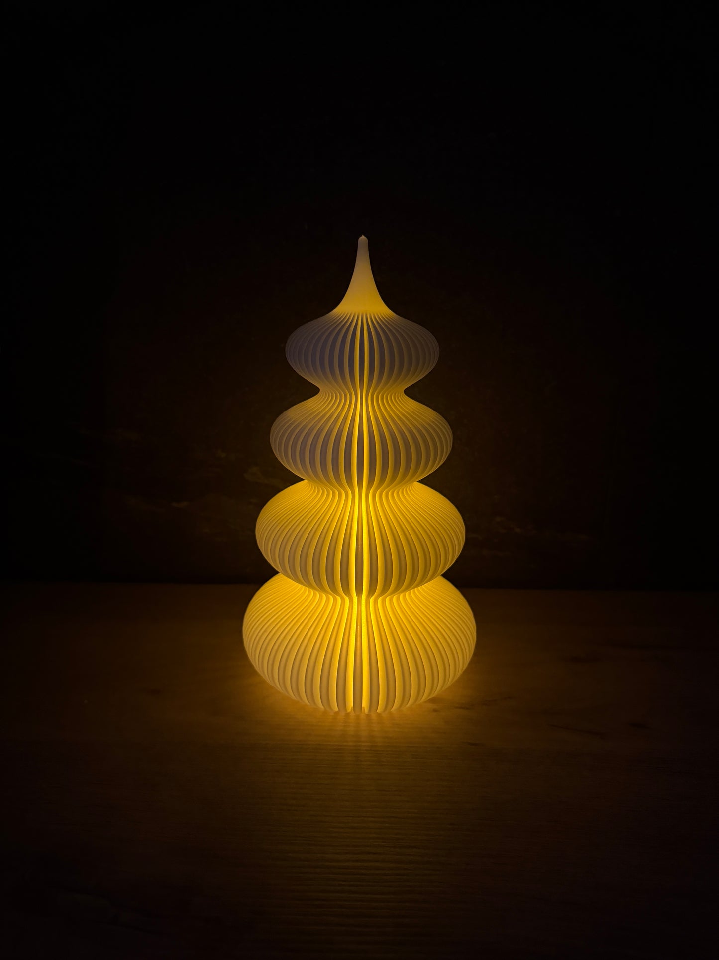 Curvy Tree – eleganter Deko-Tannenbaum