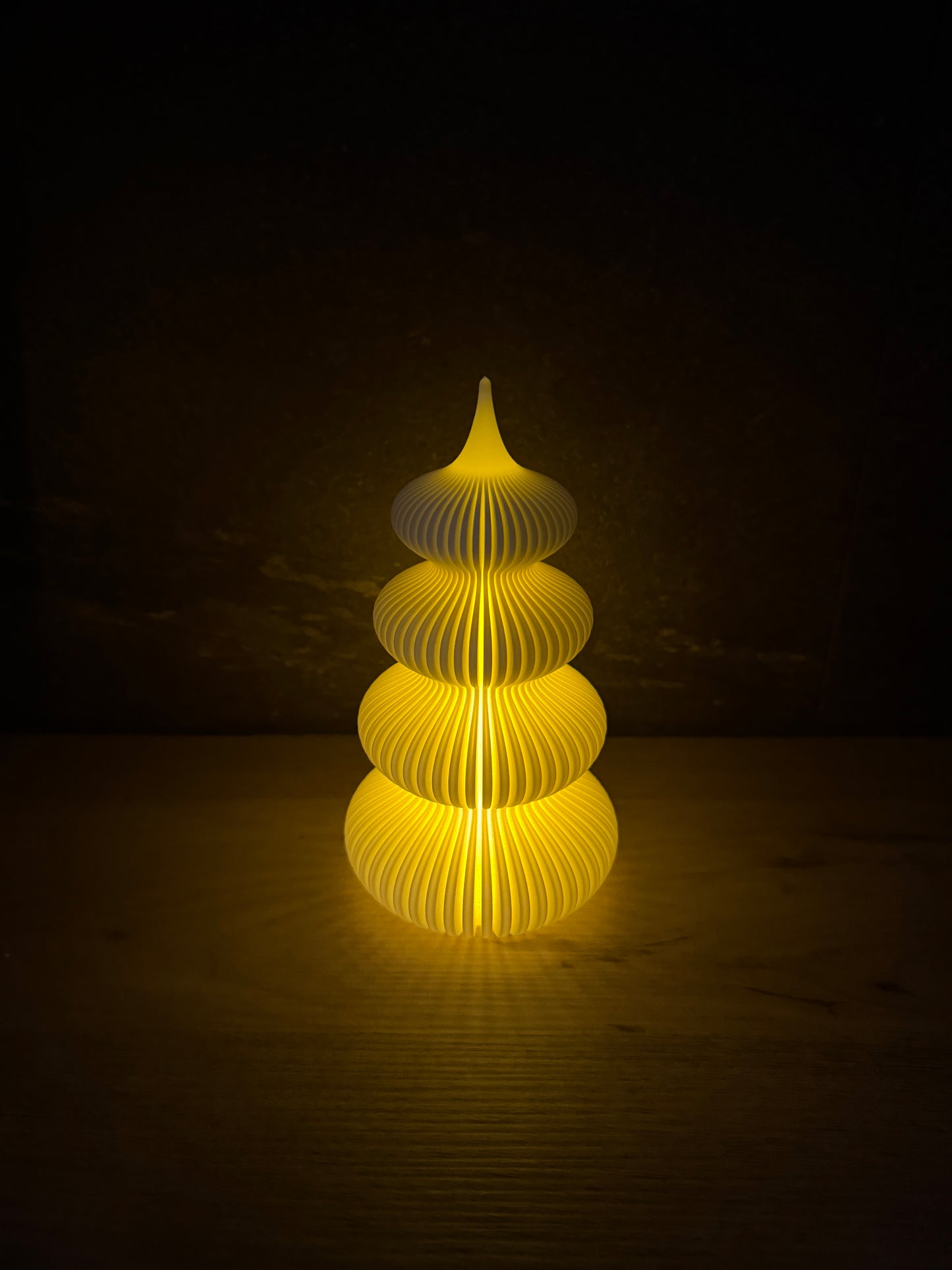 Curvy Tree – eleganter Deko-Tannenbaum